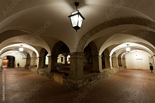 Pioraco, il chiostro del convento di San Francesco di notte photo