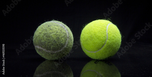 Old And New Tennis Balls © virtualpictures.com