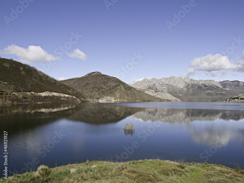 Landscape Lake and mountain © celiafoto