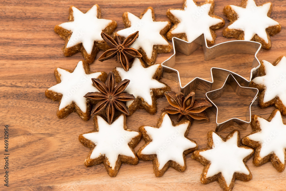 cinnamon starson wooden background cinnamon starson wooden background