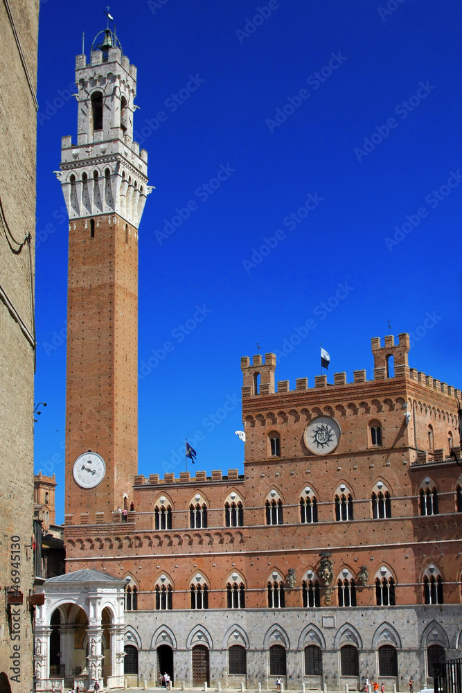 Il pubblic palaceo in the piazza del campo, Siena - Italy