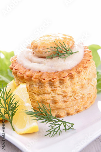 puff pastry with cream and mushroom