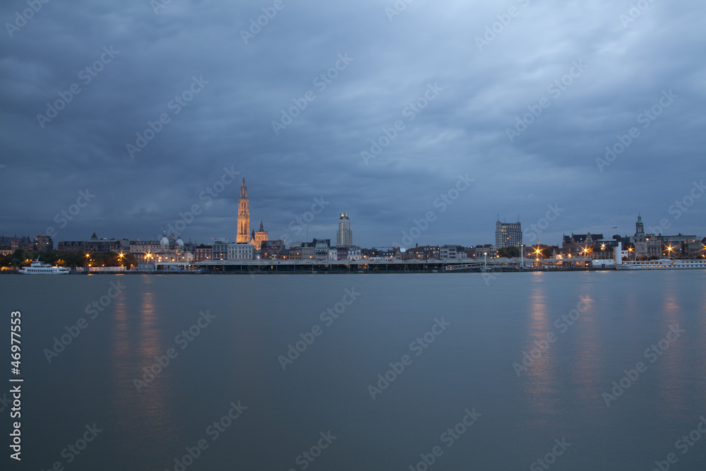 A night shot of the skyline of Antwerp