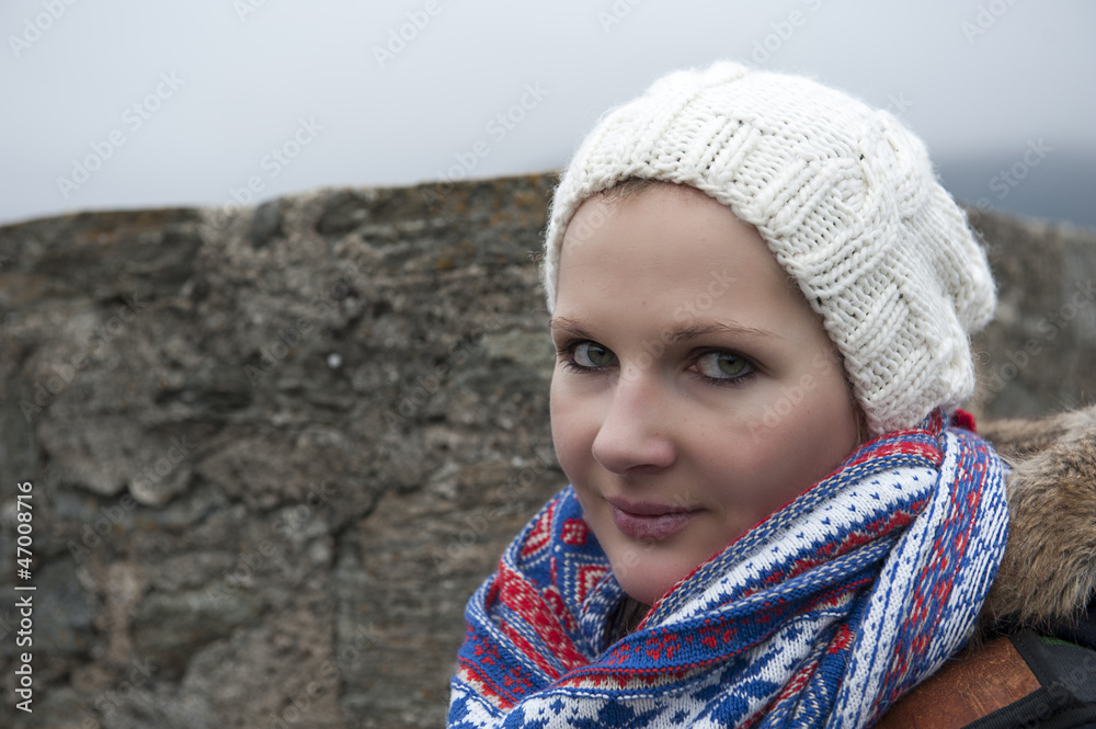 Junge Frau im Nebel Junge Frau im Nebel