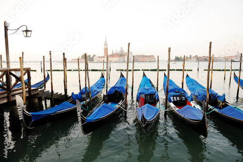 Venetian gondolas © tanialerro