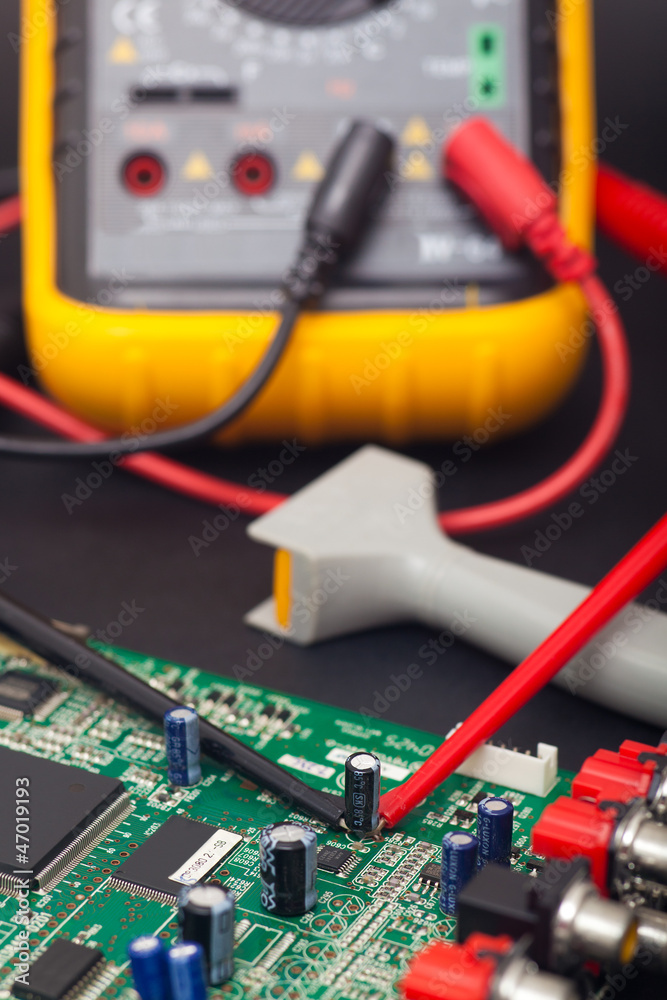 Electronic circuit and polimeter Electronic circuit and polimeter