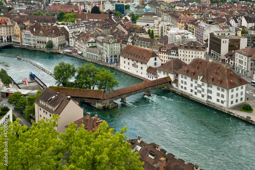 Spreuerbrücke in der Luzerner Altstadt mit Reuss