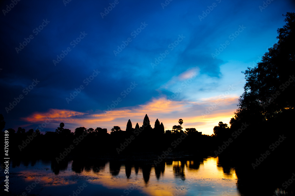 Fototapeta premium Angkor Wat temples during sunrise