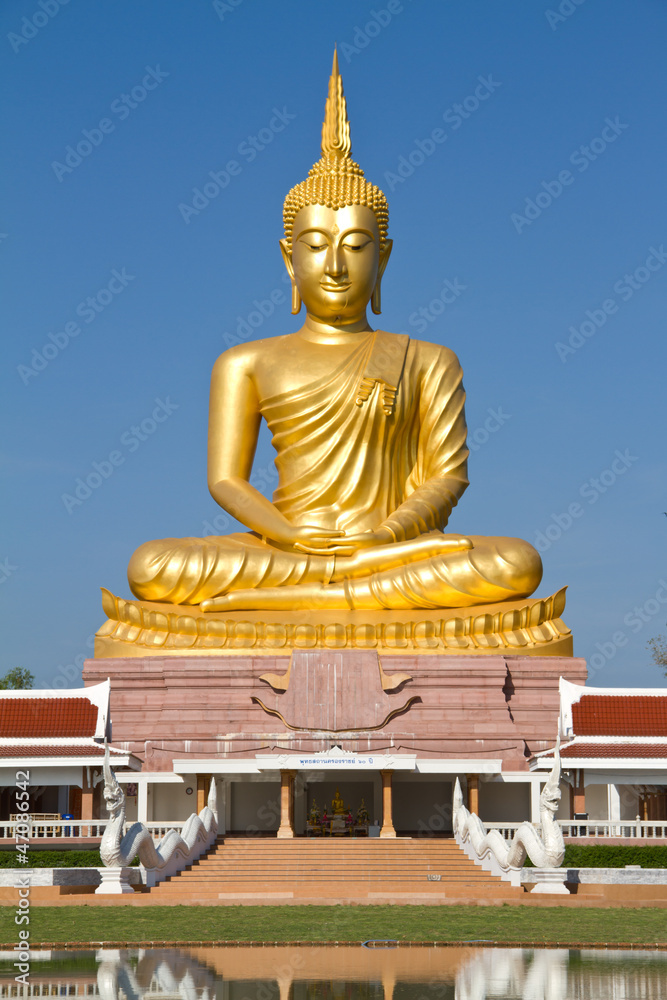 Golden Buddha statue in Thailand Golden Buddha statue in Thailand