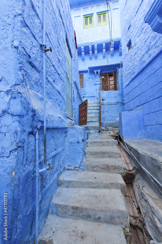 Narrow lanes in the blue city, Jodhpur, Rajasthan. © davidevison