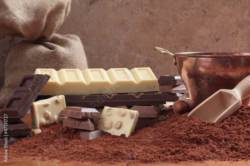 cioccolato e cacao composizione su tavolo photo