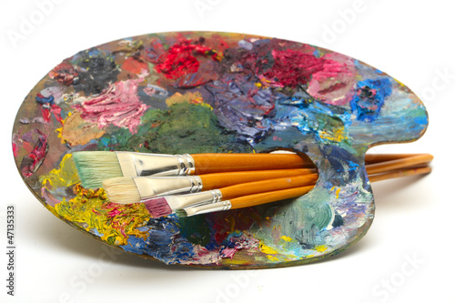 pallette with brushes