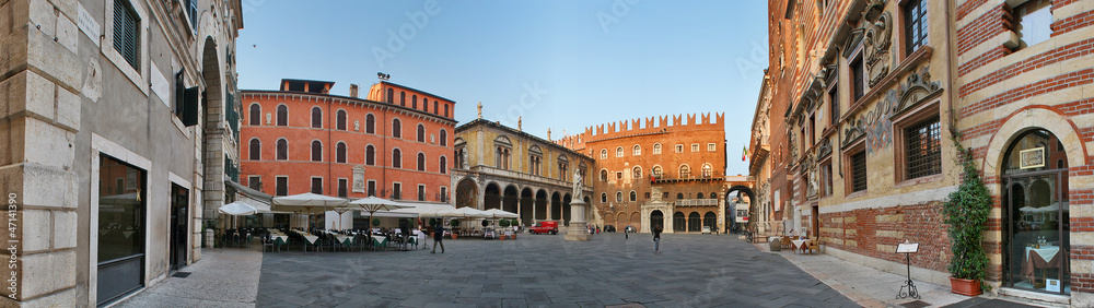 Verona, piazza dei SIgnori a 360°