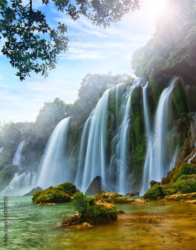 BanGioc Waterfall in vietnam