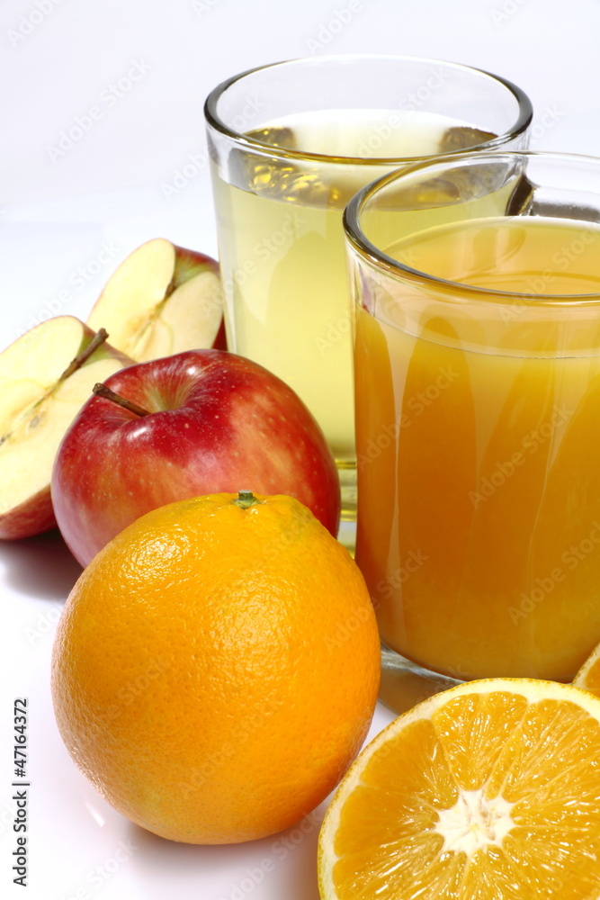 Mele ,arance,succo di mele e succo di arancia Mele ,arance,succo di mele e succo di arancia