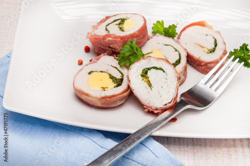 chicken breast in parma ham stuffed with gorgonzola