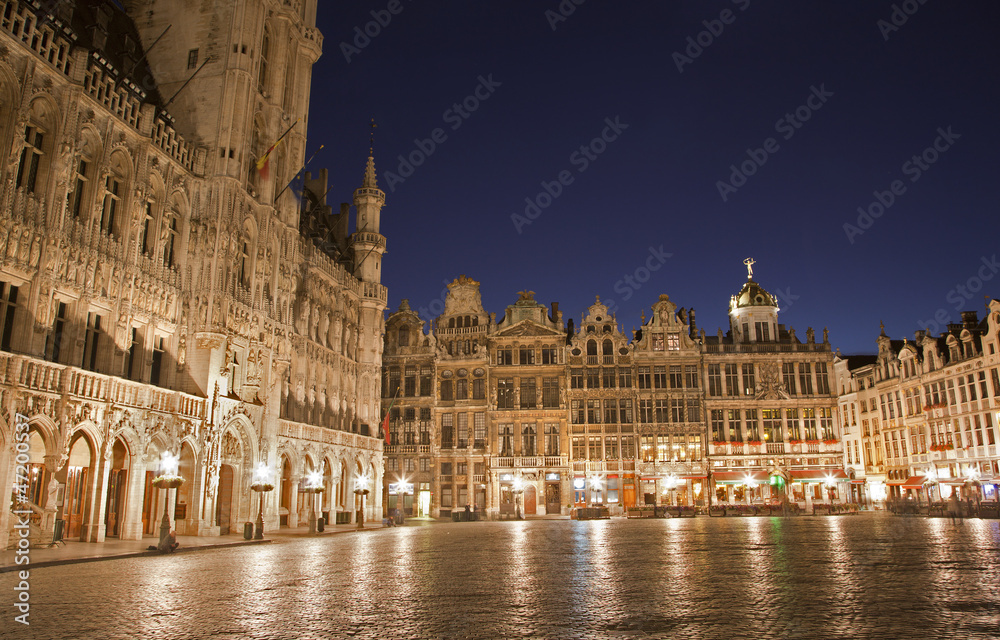 Brussels - The main square and Town hall in evening.