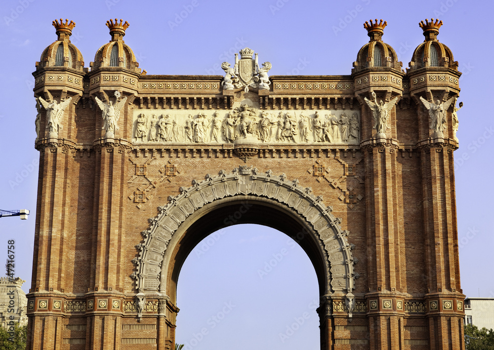 Arc de Triomf frontal view - Barcelona, Spain