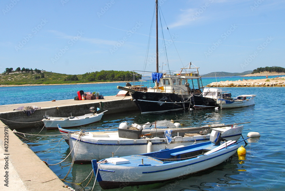 petit port de pakôstane, Croatie