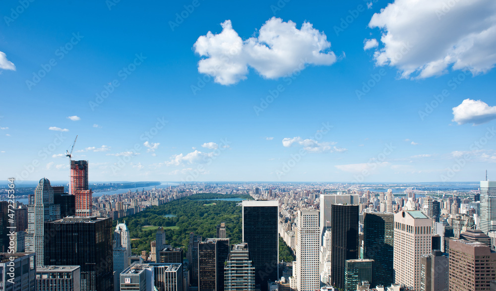 Fototapeta premium Central park and skyscrapers aerial view from Rockefeller center
