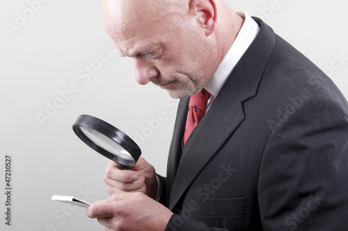 Dedektiv sammelt Beweise