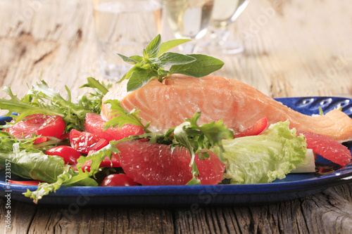 Salmon fillet and fresh salad