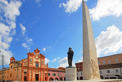 Photos Baracca monument and Suffragio church in the city of Lugo.