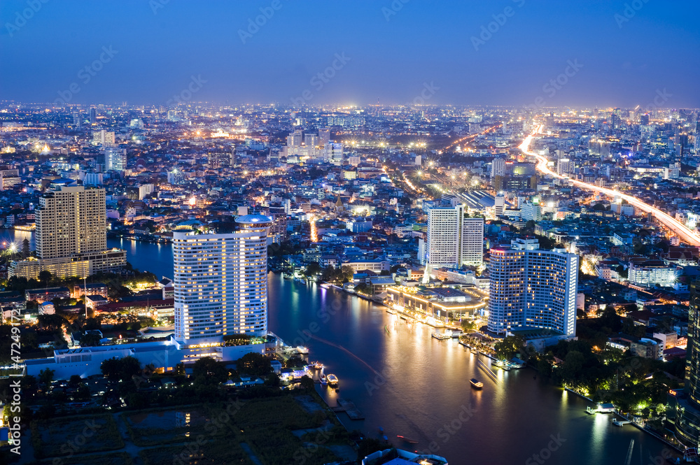 Naklejka premium Bangkok city at twilight