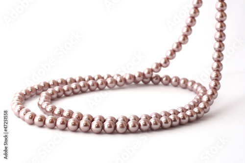 Pearl necklace (isolated)