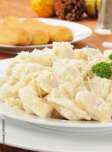 Cheese tortellini with Alfredo sauce