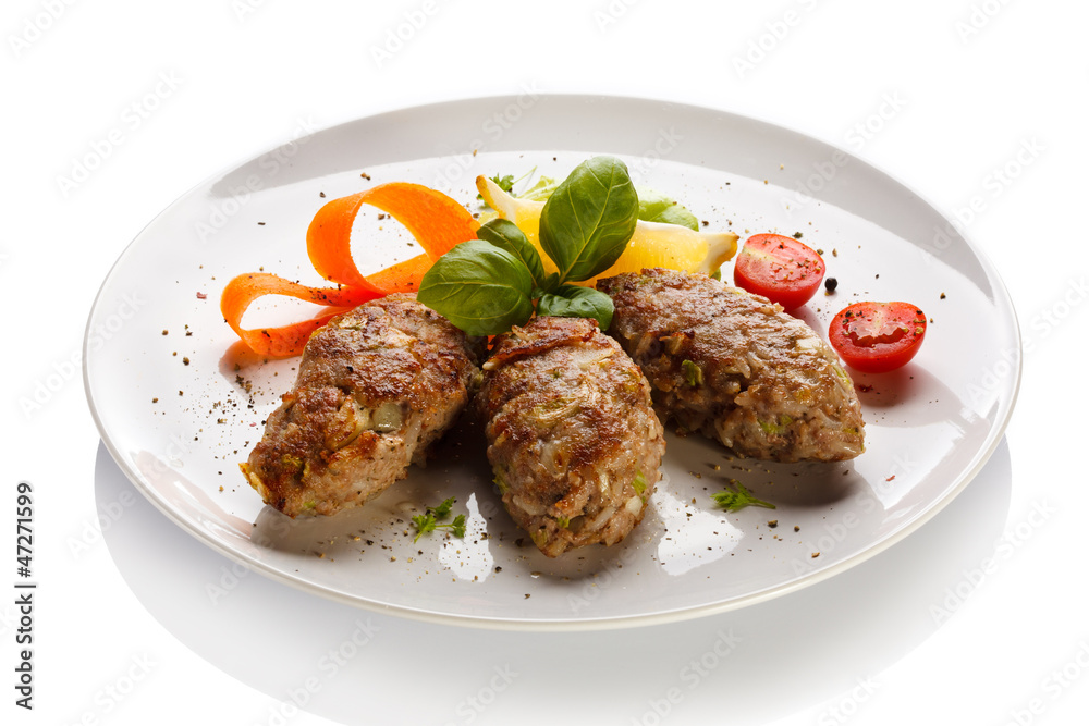 Fototapeta premium Roasted meatballs and vegetable salad