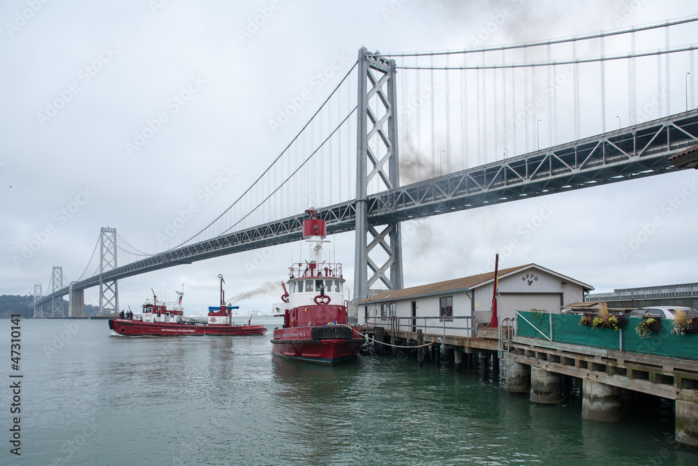 Naklejka premium Bay Bridge and ships in San Francisco