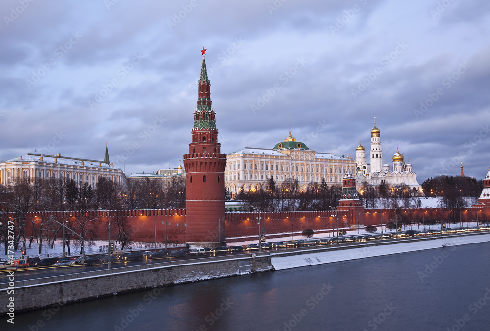 Fototapeta premium The Moscow Kremlin in the winter evening