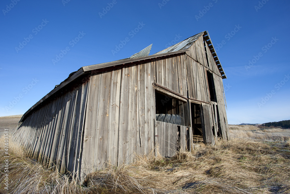 Obraz premium Old rustic barn.