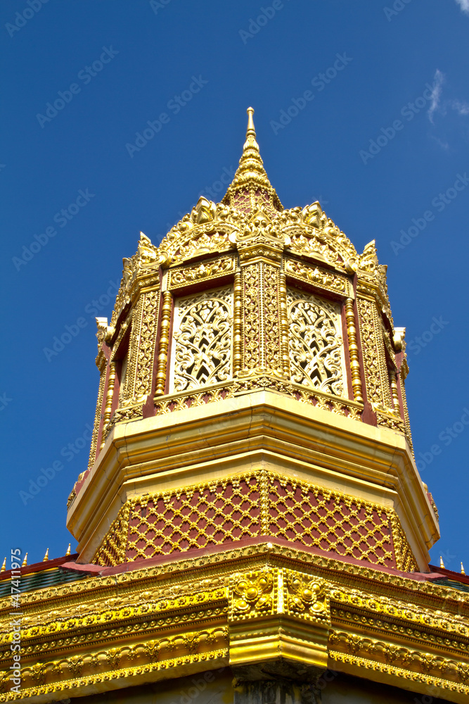 Fototapeta premium Maha Chedi Chaimongkhol, White pagoda in thai temple at Roi Et P