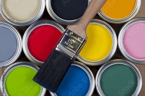 Fototapeta Naklejka Na Ścianę i Meble -  Tins of colorful paint