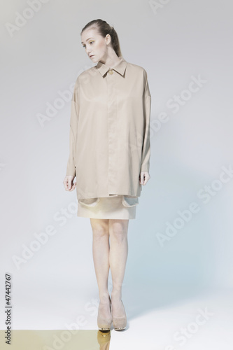 ファッションイメージ　女性