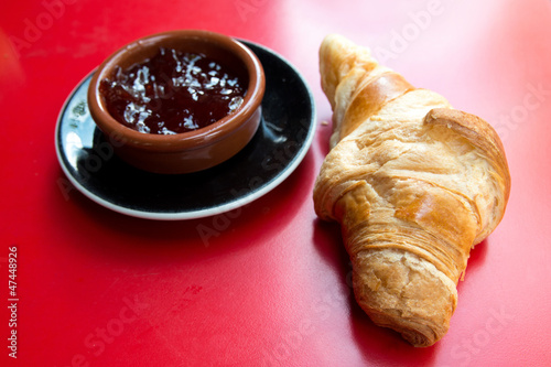 Fototapeta Naklejka Na Ścianę i Meble -  fresh croissant