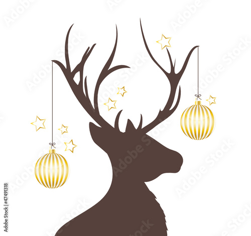 Hirsch mit Weihnachtssternen am Geweih