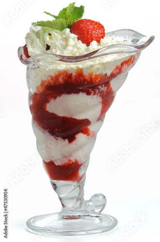 Dessert with strawberries and cream