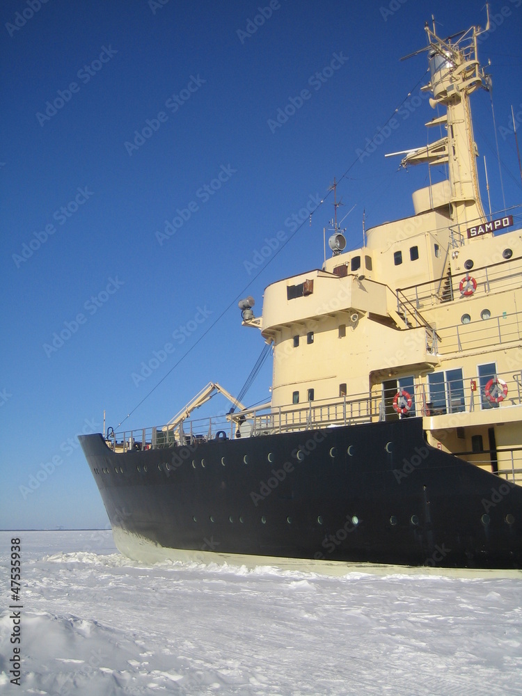 Fototapeta premium icebreaker in lapland