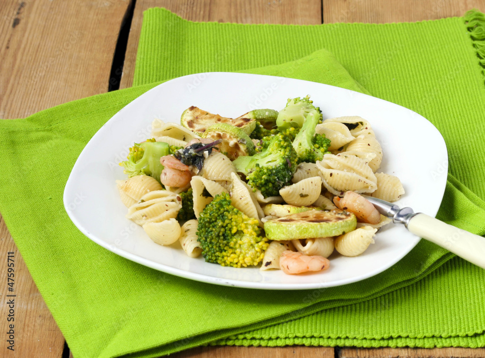 shell-shaped pasta with broccoli, courgette and prawns shell-shaped pasta with broccoli, courgette and prawns