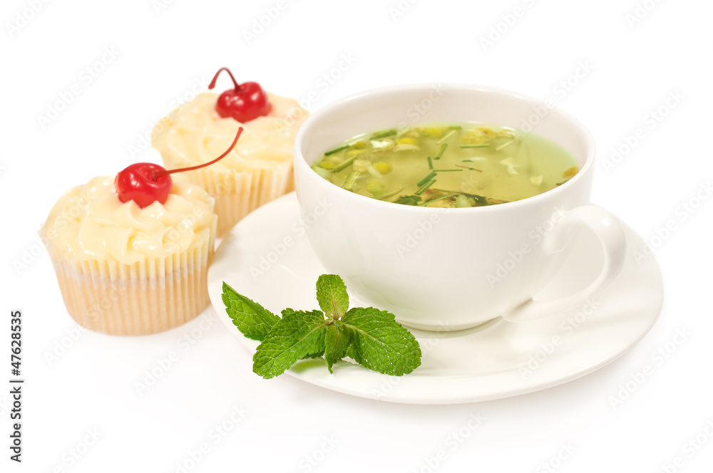 Green tea with mint and cake