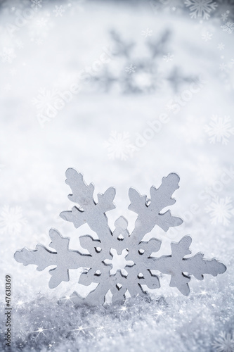 Snowflake decoration © Grafvision