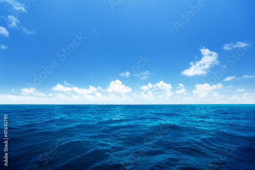 Tela perfect sky and water of indian ocean