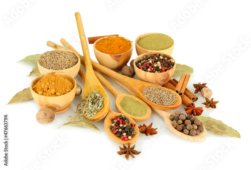 Fototapeta Naklejka Na Ścianę i Meble -  wooden bowls and spoons with spices isolated on white