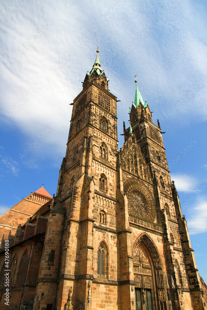Türme der St. Lorenz Kirche in Nürnberg