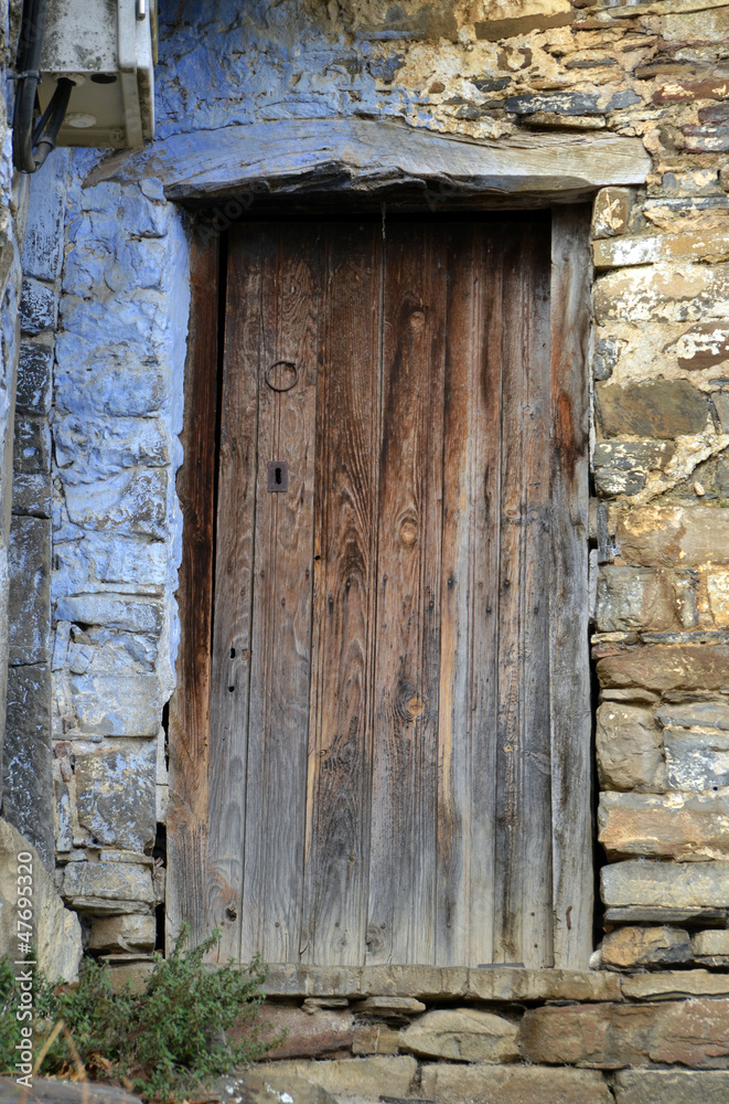 Puerta en casa vieja Puerta en casa vieja