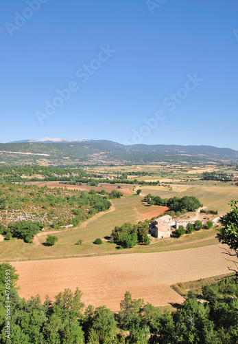 die Provence mit dem bekannten Mont Ventoux