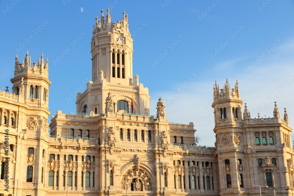 Fototapeta premium Madrid, Spain - City Hall at sunset